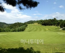 [단독]"관광공사, 가뭄에 농사지을 물 골프장에 써"