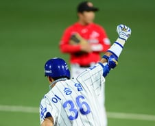 1차전 MVP 이승엽, 10년 만에 '쾅'... '클래스는 영원하다' 