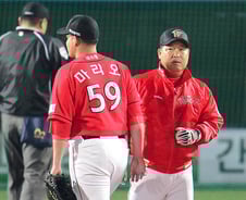 이만수 감독, "3차전부터 새로운 각오로 하겠다"