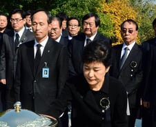 朴 과거사 '털고' 통합 '강조'…"功은 국민께, 過는 제가 안겠다"