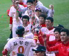 김강민 스리런...SK, 대역전극 '기사회생'