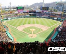 SK-삼성 3차전 매진, 한국시리즈 '28G 연속 매진'