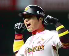 '승부는 원점' SK, 삼성에 4-1 승리... 2연패 뒤 '2연승'