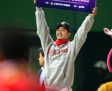 '2007 데자뷰' 역투 SK 김광현... '3차전 MVP' 선정