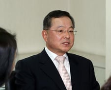 안대희 "투표시간 연장, 누구에게 이로운 건지 모르겠다"