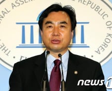 민주 "與김무성, 여성 총리 막더니 여성 대통령은 띄우나"