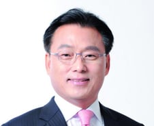 文측 "박근혜, 여성대표 아닌 귀족대표 공주 후보"