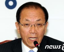 황우여 "누가 박근혜에게 돌 던질 수 있나"