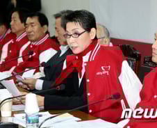 새누리, '여성대통령론' 비난해온 야권에 맹공 