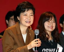 박근혜, 투표시간연장 논란 벗어나 민생·정책 행보