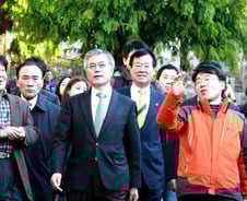 문재인 "뉴타운 말고 도시재생… 공공임대 확충"