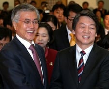 문재인, 안철수에 "종교가 뭡니까?" 물으니.. 