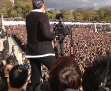"싸이 보자" 파리 에펠탑 광장 2만명 집결!