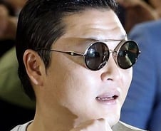 싸이, 美빌보드 7주연속 2위..마룬5와 격차 벌어져