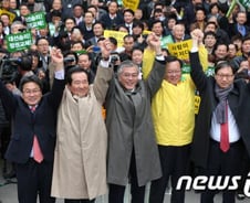 문재인 "朴, 경제민주화 가면 벗고 生얼굴 드러내" 