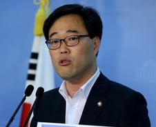 文측 "역선택? 文 피하기 위해 安 선택할 수도 있어"