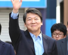 안철수, 담판 통한 단일화 가능성에 "의문"