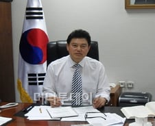 "우즈벡에선 한국이 미국보다 우대받는다"