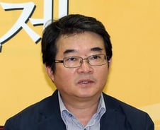 안도현 "공주가 여성을 대표하던 시절은 봉건사회"