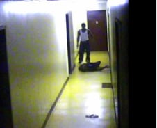 아들 피살장면 지켜본 엄마 "너무 잔인하다..."