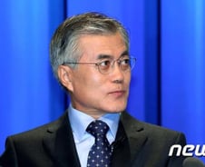 文 측 "文, 안정적 수권후보 면모 보였다"