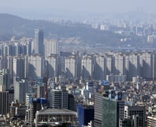 "부동산경기 부양 기대로 거래공백 사태 올라"