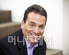 "하고 싶은 일 때문에 직장을 때려치진 말라"