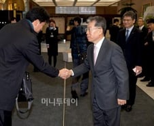 [신년사]윤용로 행장 "올해는 기회의 한 해···성장 추구"