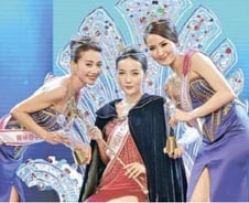 홍콩 미인 대회 우승자, 중국 부호 접대 발언 '충격'