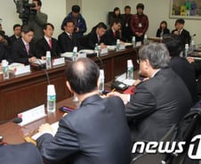 관가의 '생존레이스'···인수위 업무보고 첫날 