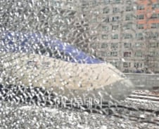 [단독]KTX 유리깨진 채 질주…"자리 안바꿔줘"