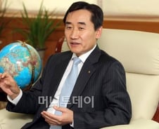 유방암, 첫 산재 판정...'따뜻한 근로복지' 전도사