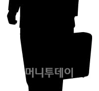 [단독]출근길 만원 지하철, '앗 엉덩이에 칼이…'