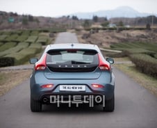 [시승기]볼보 V40, '당신을 위한 매혹적 뒷태'