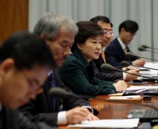 朴대통령 "개편안 통과 안되면 식물정부 될 것"