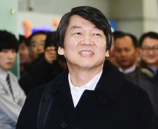 靑, 안철수 복귀 내심 환영 겉으론 표정 관리