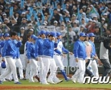 WBC대표팀 '특급호텔'에 용돈까지 받고..