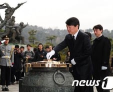 안철수의 귀환, 불편한 與野 일제히 '견제구'