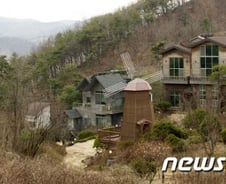 경찰, "지도층 성접대" 별장 CCTV 확보