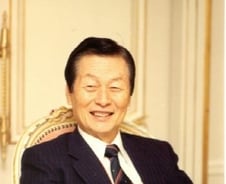 재계 최고령 신격호 회장, 롯데쇼핑 이사 재선임