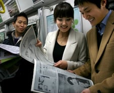 [단독]LG도 삼성도 '휘는 전자종이' 접다… 왜?