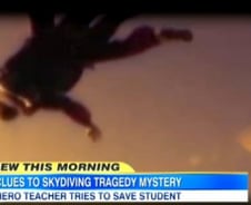 추락사 스카이다이버, 카메라는 영웅적 행동 기록했다 