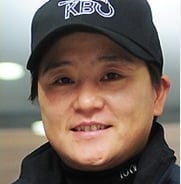 소프트볼에 인생을 건 여자…야구심판은 '부업'