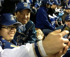 [르포]2일 마산야구장, "김택진대표 오늘만은 야구선수처럼"