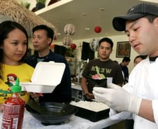 실리콘밸리 '공짜 밥', 세금 물려? 말아? '논란'