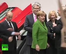 나체女 시위에 푸틴 "돼지비계가 낫겠다" 일갈  