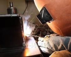 [르포]간판 버리고 '기술명장' 꿈꾸는 이들의 땀