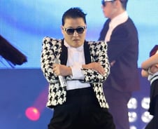 싸이 "내 영어는 세차장 영어… 돌려막기"