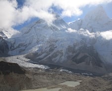 '열받은 셰르파', 에베레스트에서 유명 산악인 집단 폭행 