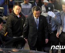 개성공단 '최후의 7인' 남북출입사무소로 모두 귀환(종합)